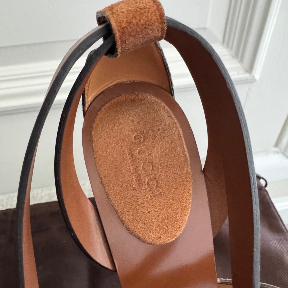 Gucci Women's Brown Suede Heels - Picture 4 of 5